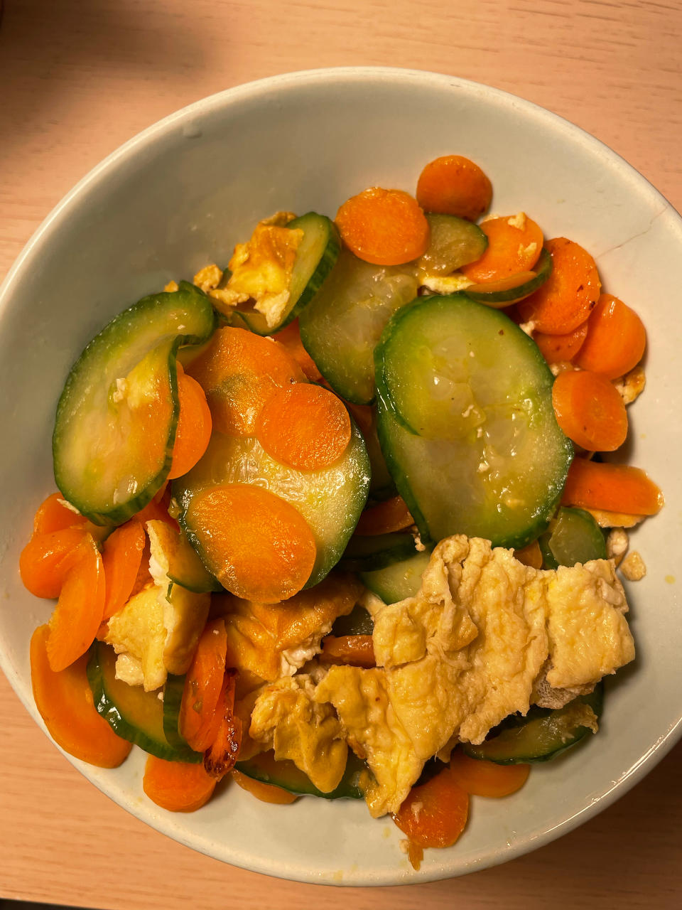 黄瓜胡萝卜炒鸡蛋