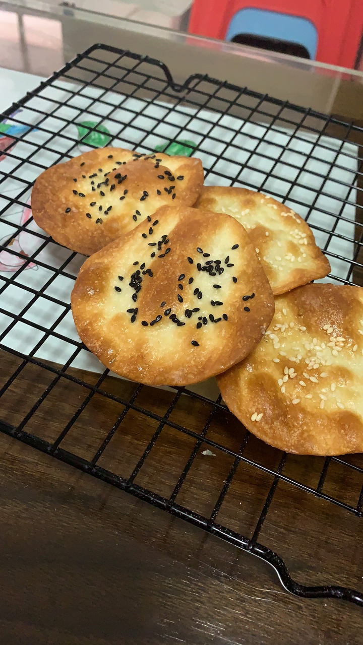 饺子皮做芝麻饼