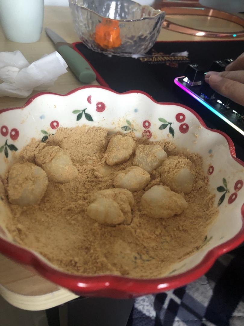 糍粑，糯米糍，黄豆粉粘糯米球【附上黄豆粉的做法】