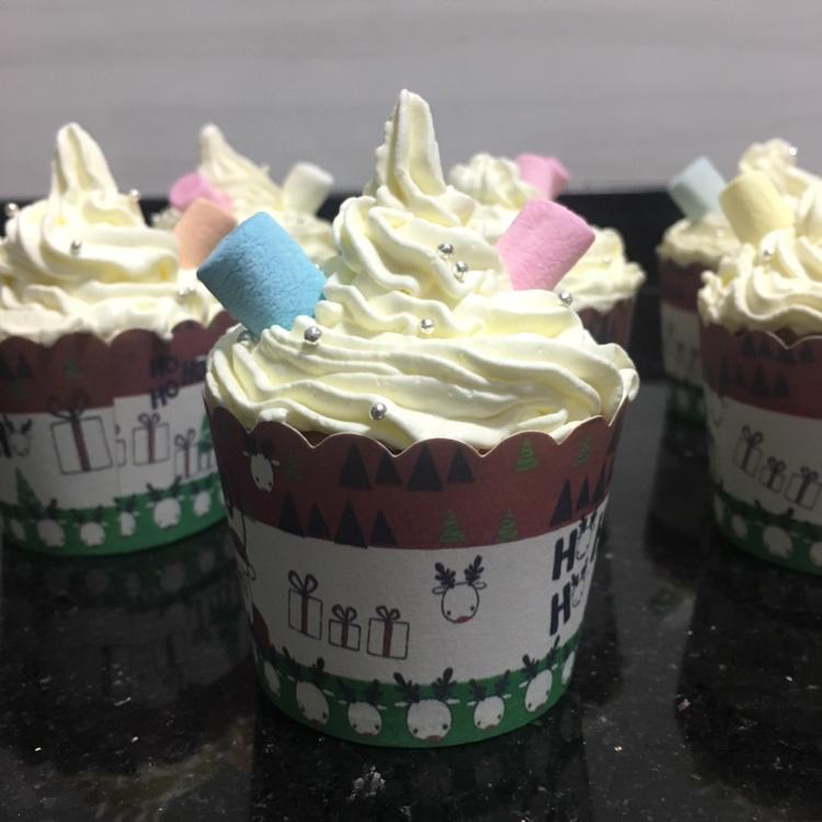 鲜奶油戚风杯子蛋糕（纸杯蛋糕）