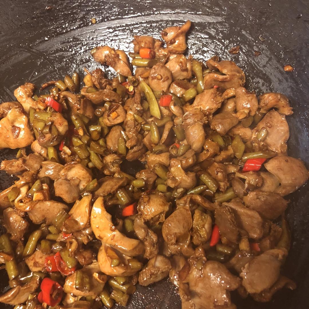 酸豆角炒鸡胗
