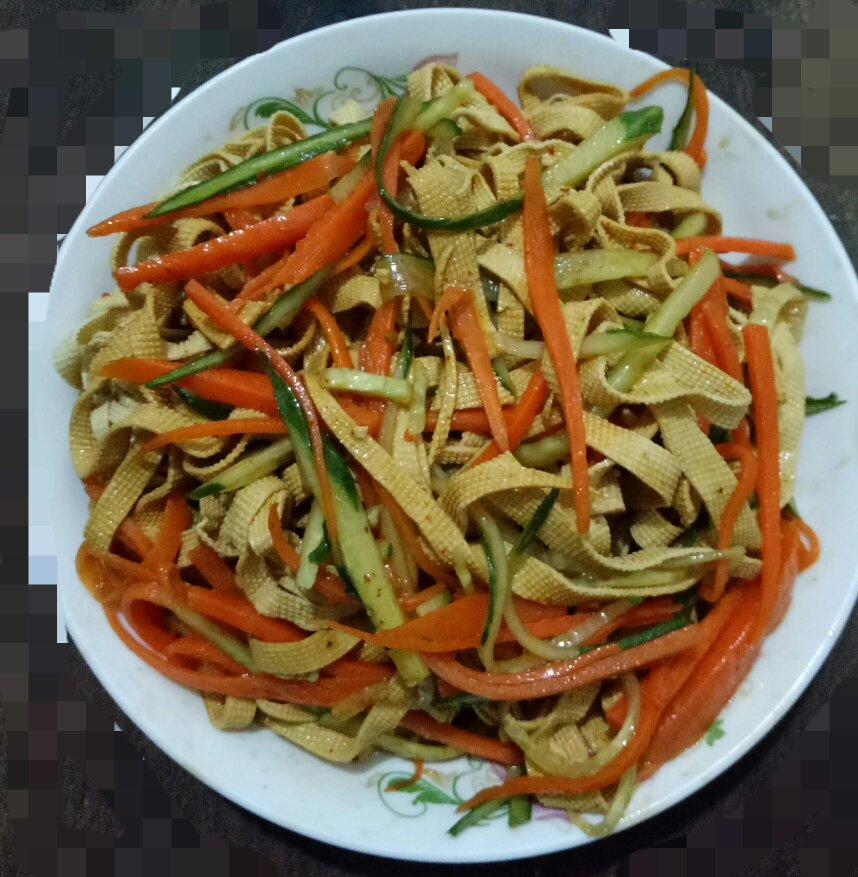 超快手的凉拌千张黄瓜胡萝卜丝