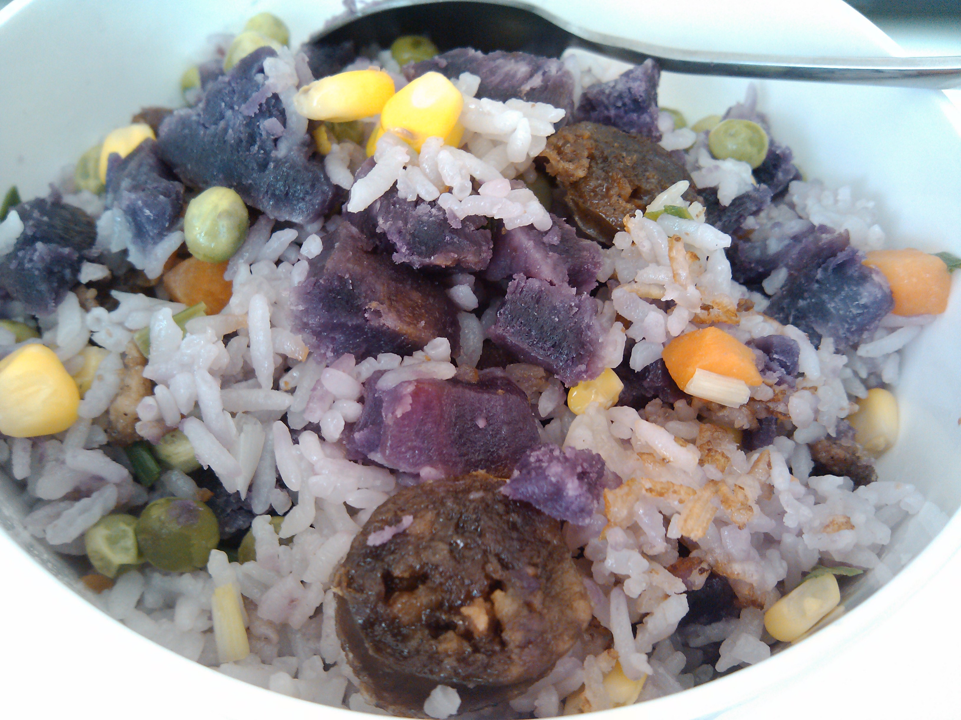 紫薯腊肠焖饭
