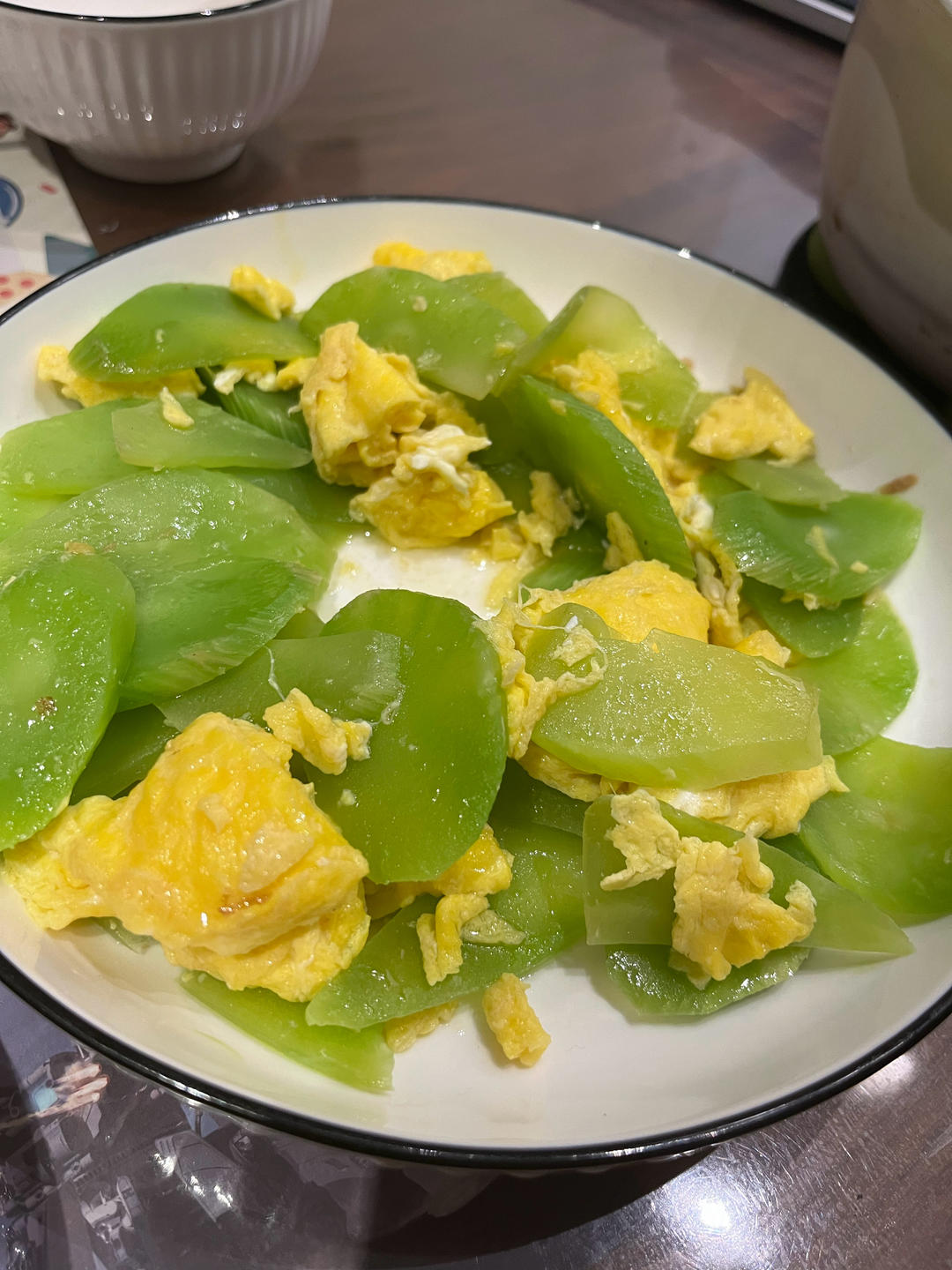 莴笋炒鸡蛋