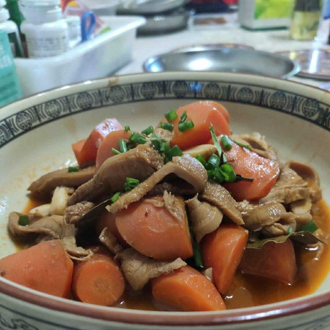 萝卜焖牛肚
