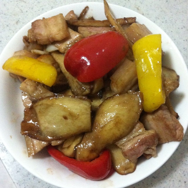 五花肉爆炒杏鲍菇