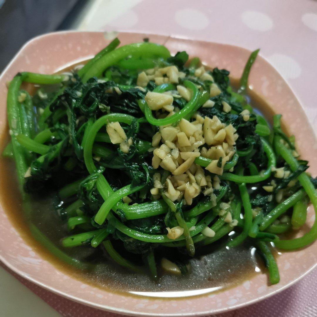 清炒茼蒿
