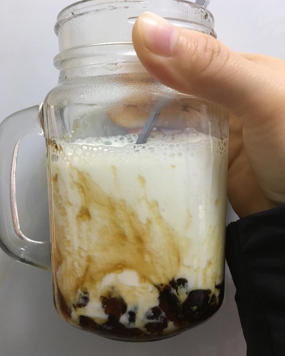 视频【新晋网红·脏脏黑糖撞奶】排队3小时还限购？这么简单不如自己做啦！