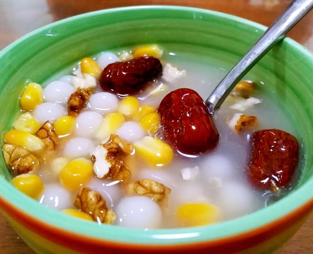 慵懒早餐:核桃红枣玉米冰糖糯米圆子羹的做法