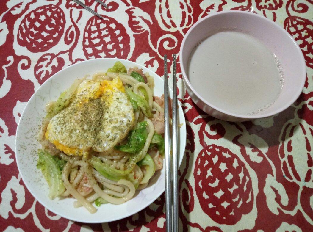 【海鲜酱油炒面】