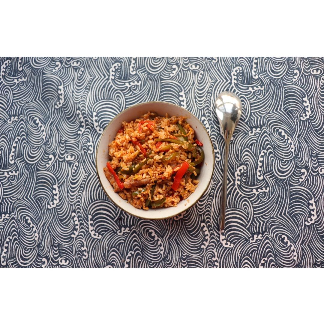 韩式泡菜豆芽牛肉焖饭