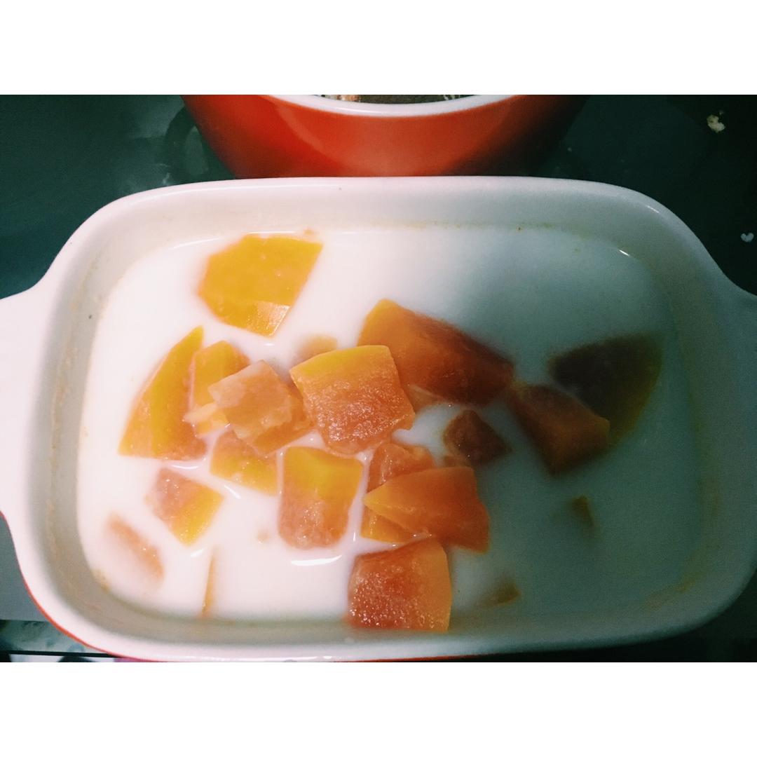 鲜奶炖木瓜