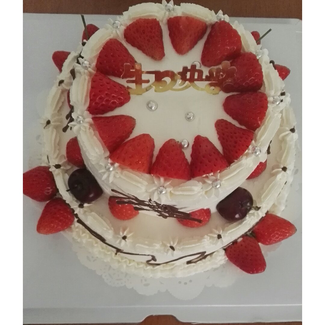 双层草莓蛋糕