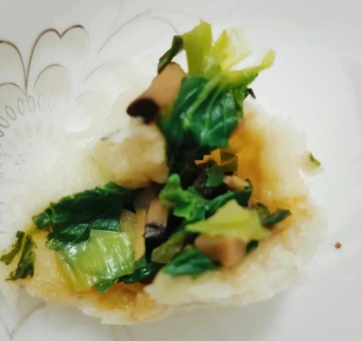 这香菇菜包我要卖五块钱一个