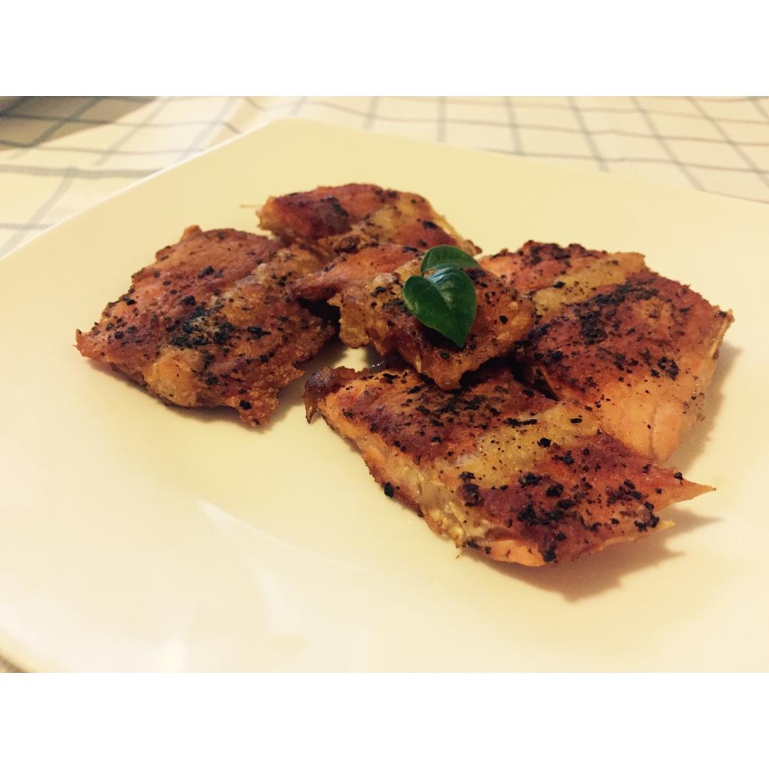 黑胡椒煎三文鱼排