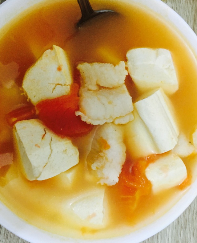 番茄龙利鱼豆腐汤