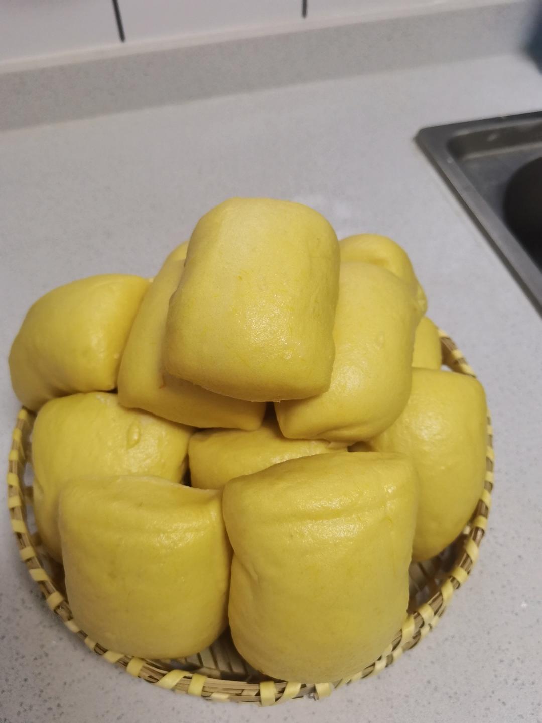 新手也可以--详解如何做出人见人爱、金黄的南瓜馒头