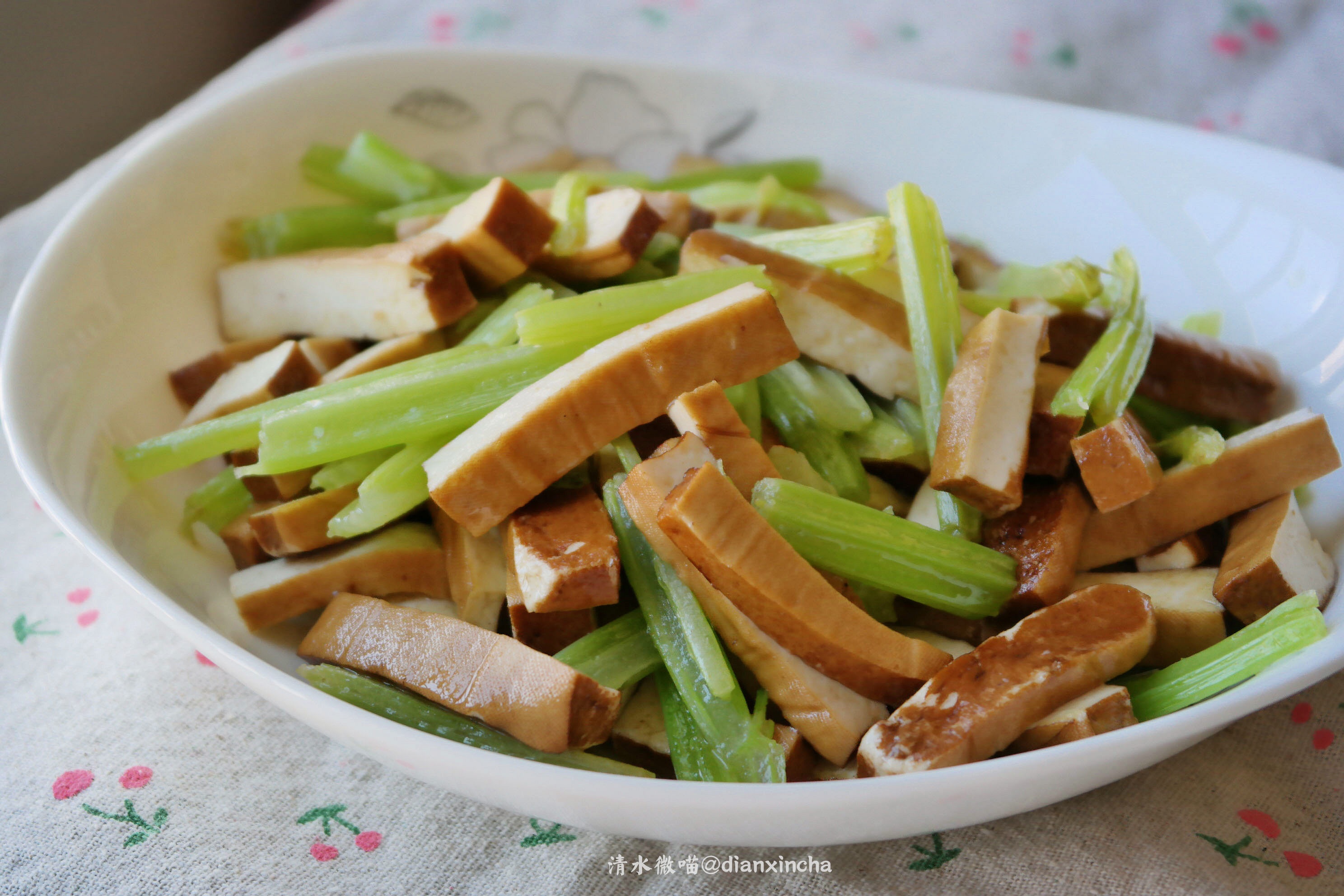 芹菜炒香干