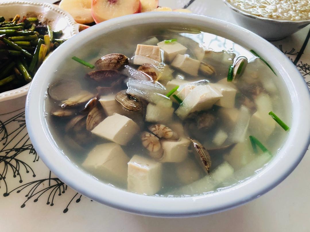 蛤蜊豆腐汤