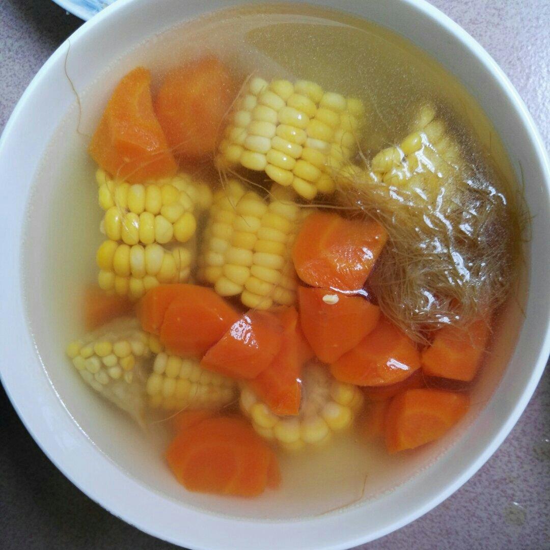 无聊的小天使-2做的胡萝卜玉米素汤