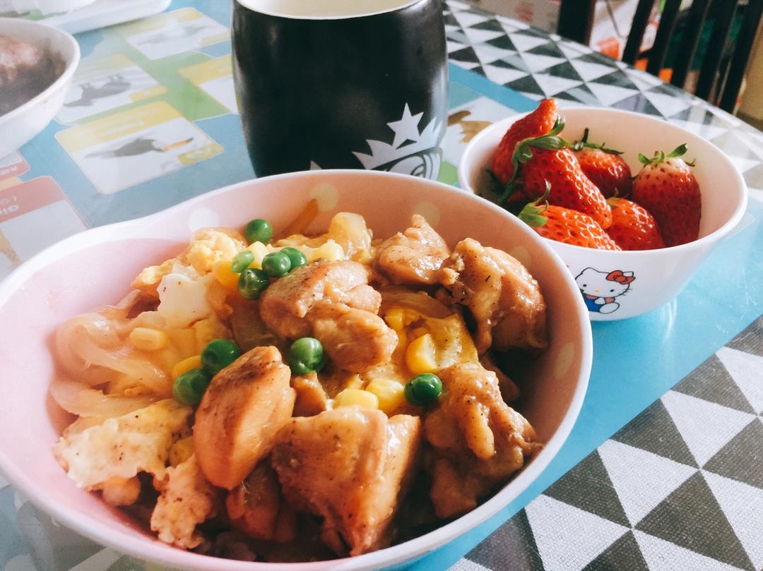亲子/親子丼（中文官网译法：鸡肉鸡蛋盖饭）一人份