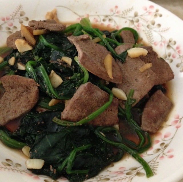 菠菜炒猪肝