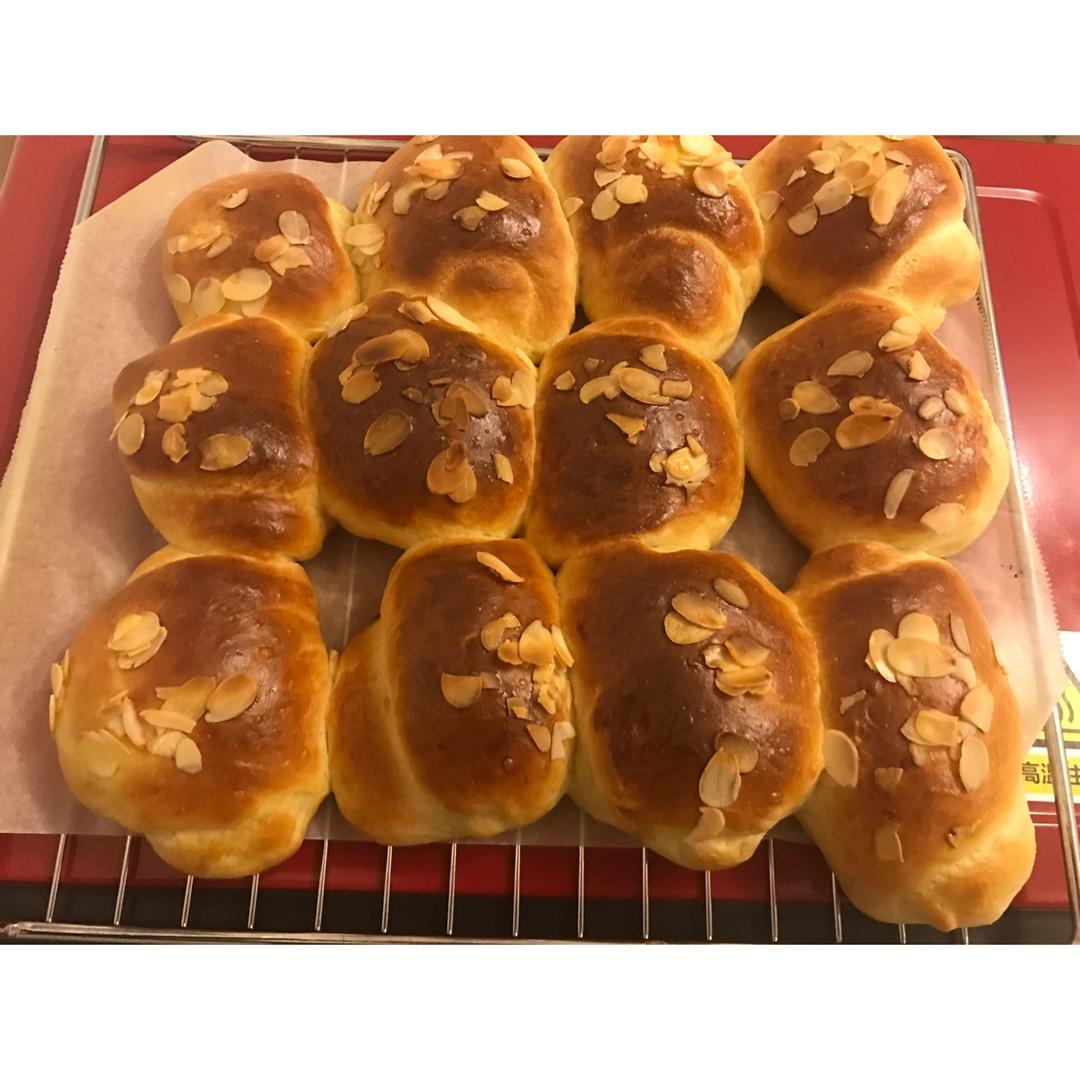 节日里的COMFORT FOOD --- 黄油面包卷