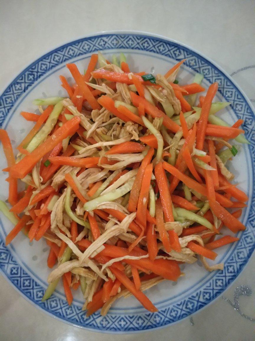 减脂餐：手撕鸡胸肉（无油无糖极简版）