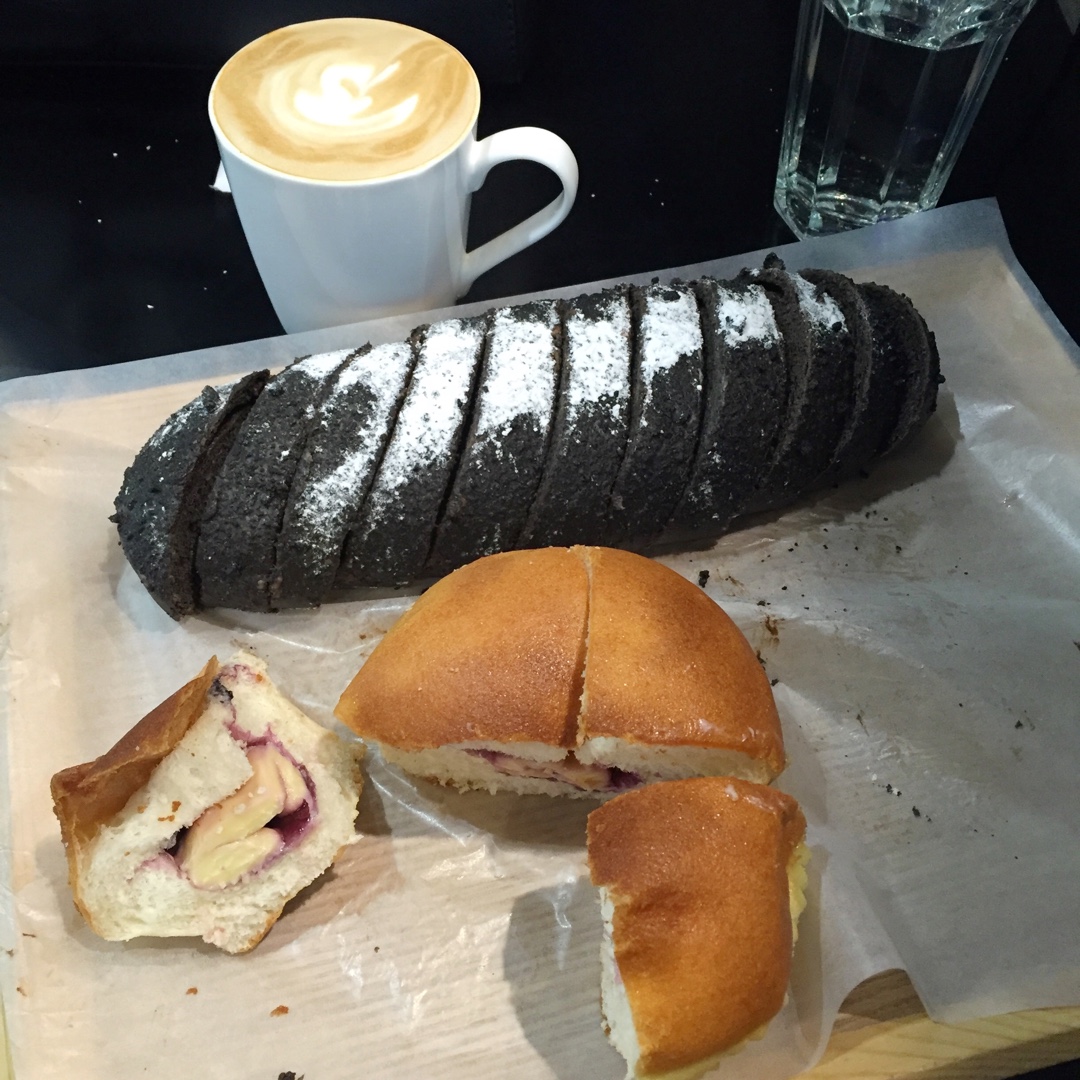 我得意地吃(˶‾᷄ ⁻̫ ‾᷅˵)