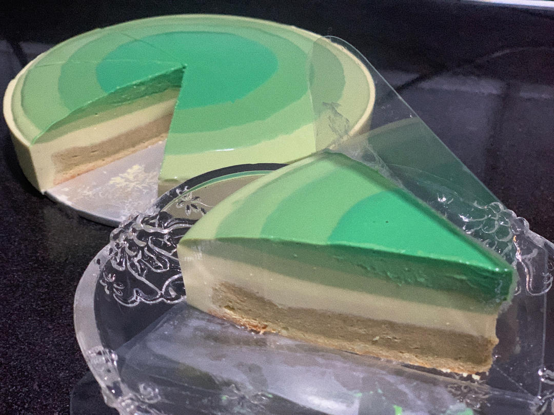 渐变抹茶慕斯蛋糕：我Amanda带着既美又作的抹茶甜点又来了！【曼食慢语】