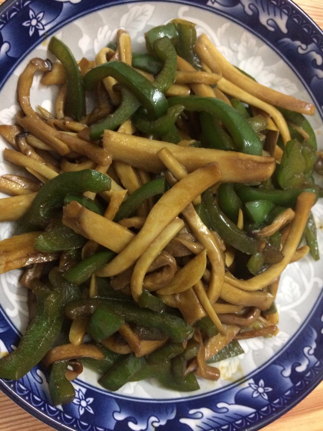 青椒炒杏鲍菇的做法