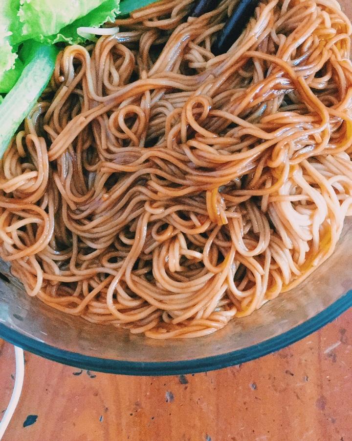 葱油拌面Spring Onion Noodles