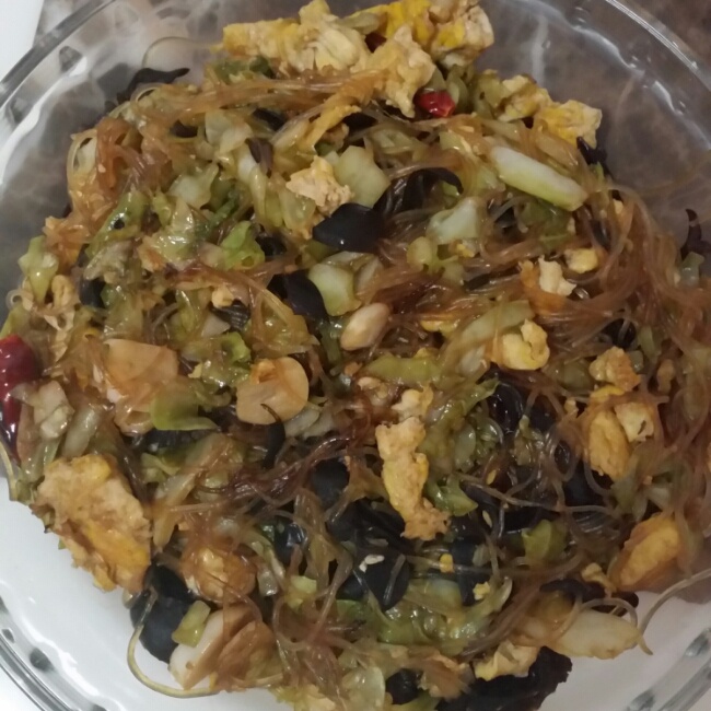 包菜粉丝炒鸡蛋