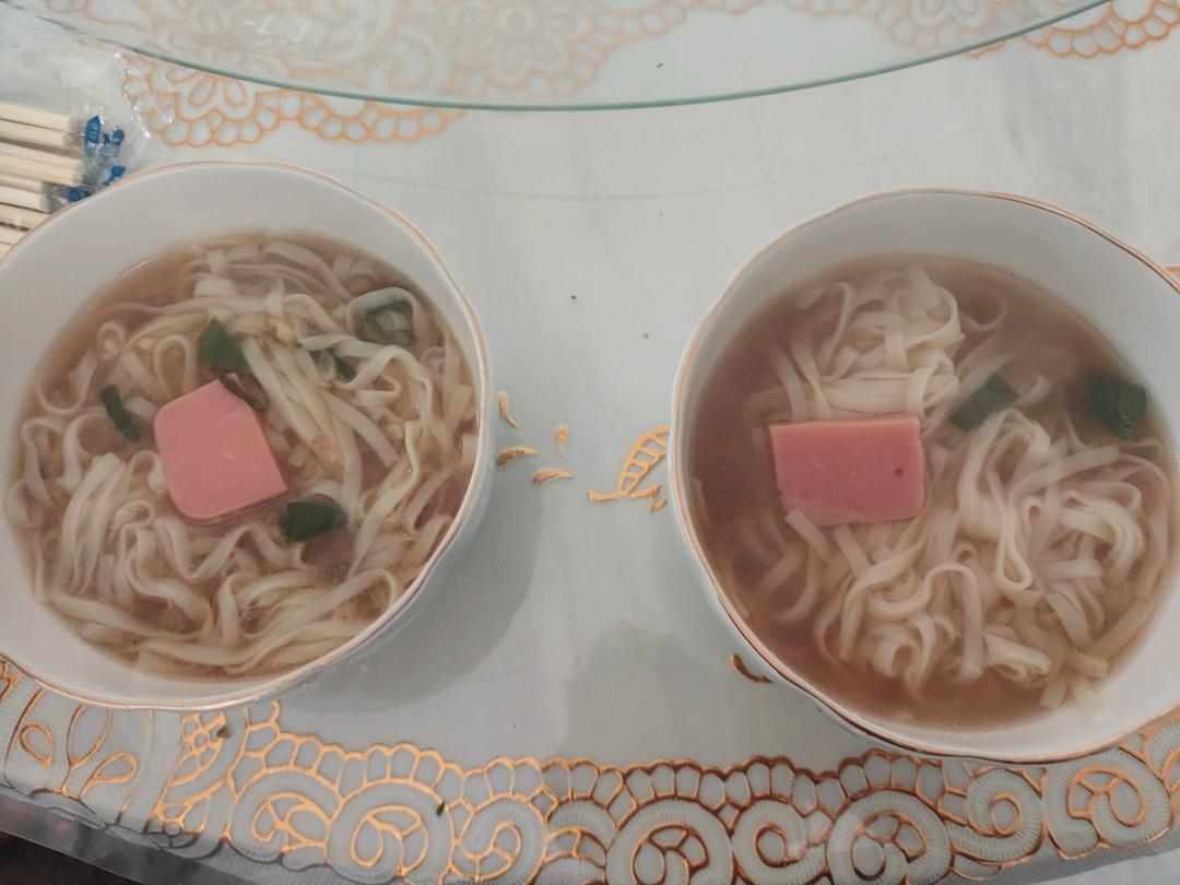 超简单的10分钟做好-热汤面