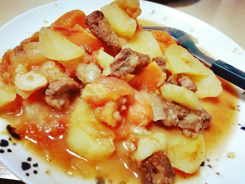 红烧牛肉土豆 （独家秘制）