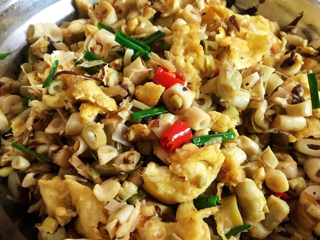 aia阿辉做的新鲜小笋炒蛋时节尝鲜