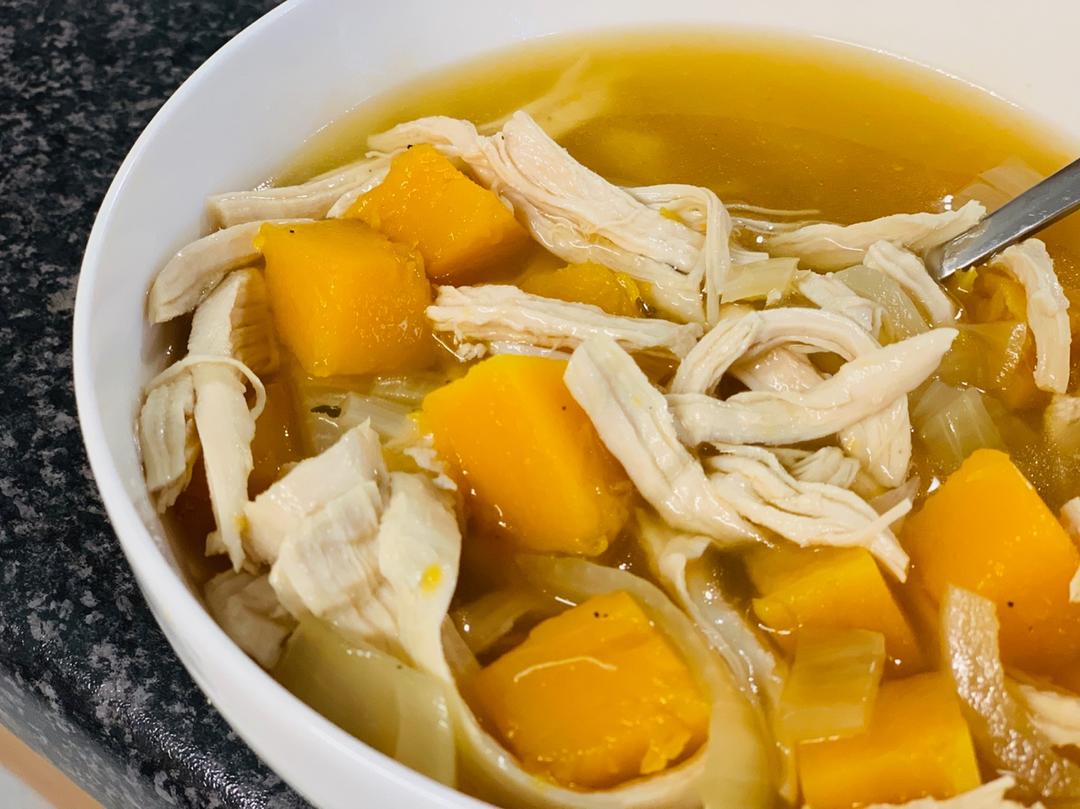 南瓜栗子鸡汤丨健康·三餐