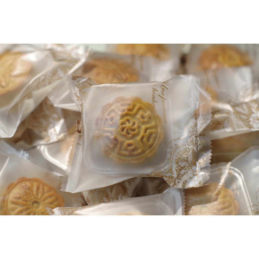 广式月饼—蛋黄莲蓉月饼