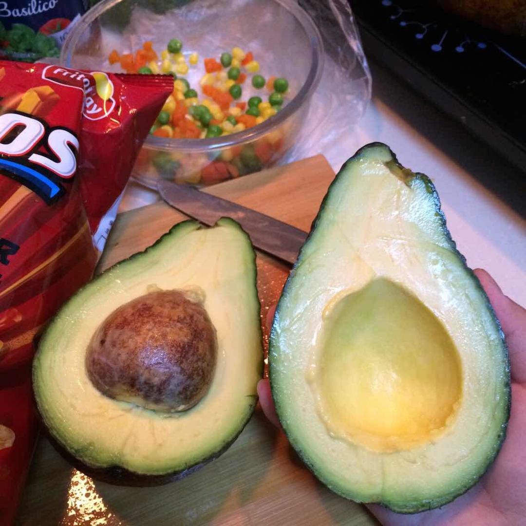 牛油果玉米片的做法