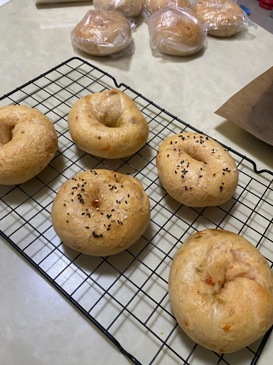 『番茄肉松贝果』