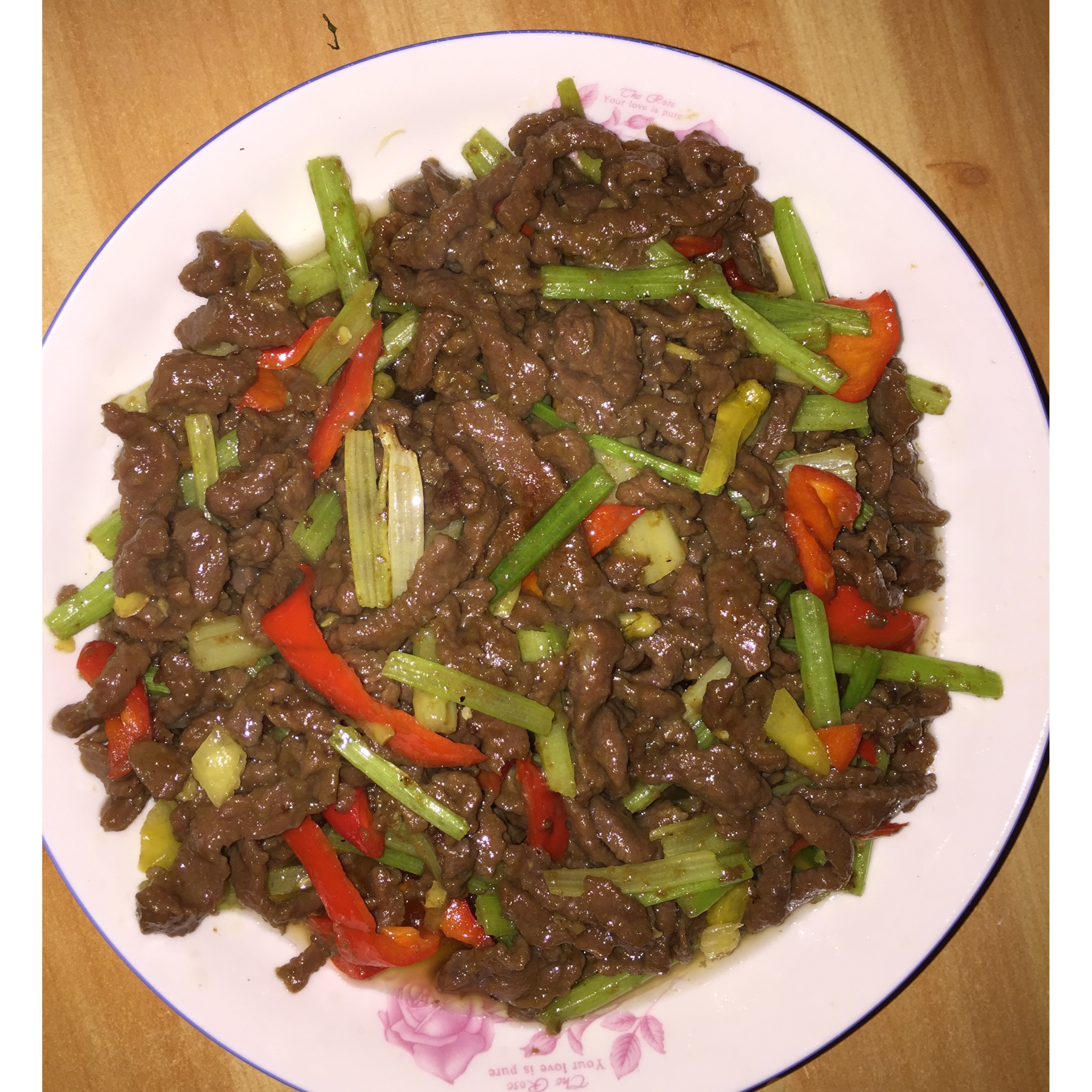 芹菜炒牛肉