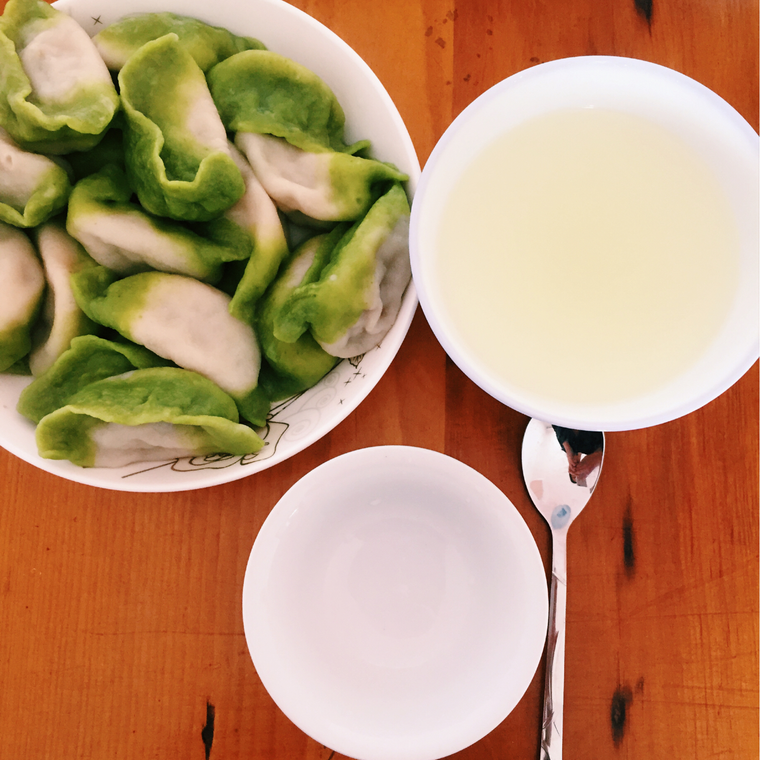 翡翠白玉白菜饺子详细版（附翡翠白玉白菜饺子包法，翡翠白玉饺子皮两种制法，面包机和面，翡翠白玉烧卖，各种馅料搭配）