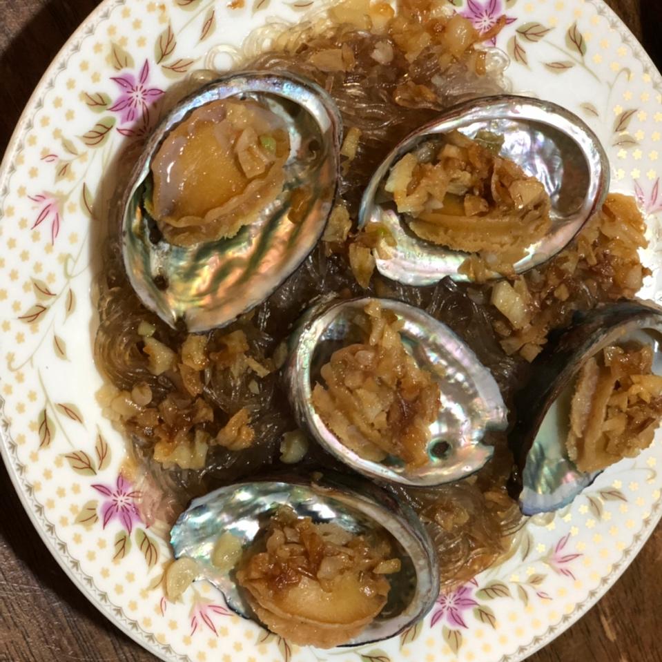 蒜蓉粉丝蒸鲍鱼