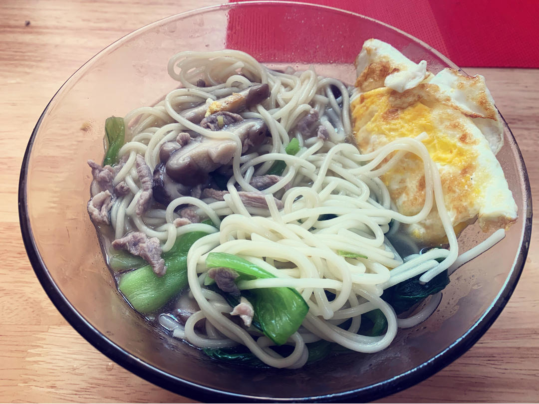 一碗有灵魂的面——青菜香菇肉丝面