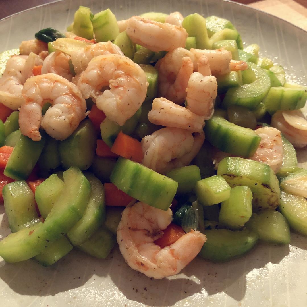 虾仁炒黄瓜胡萝卜