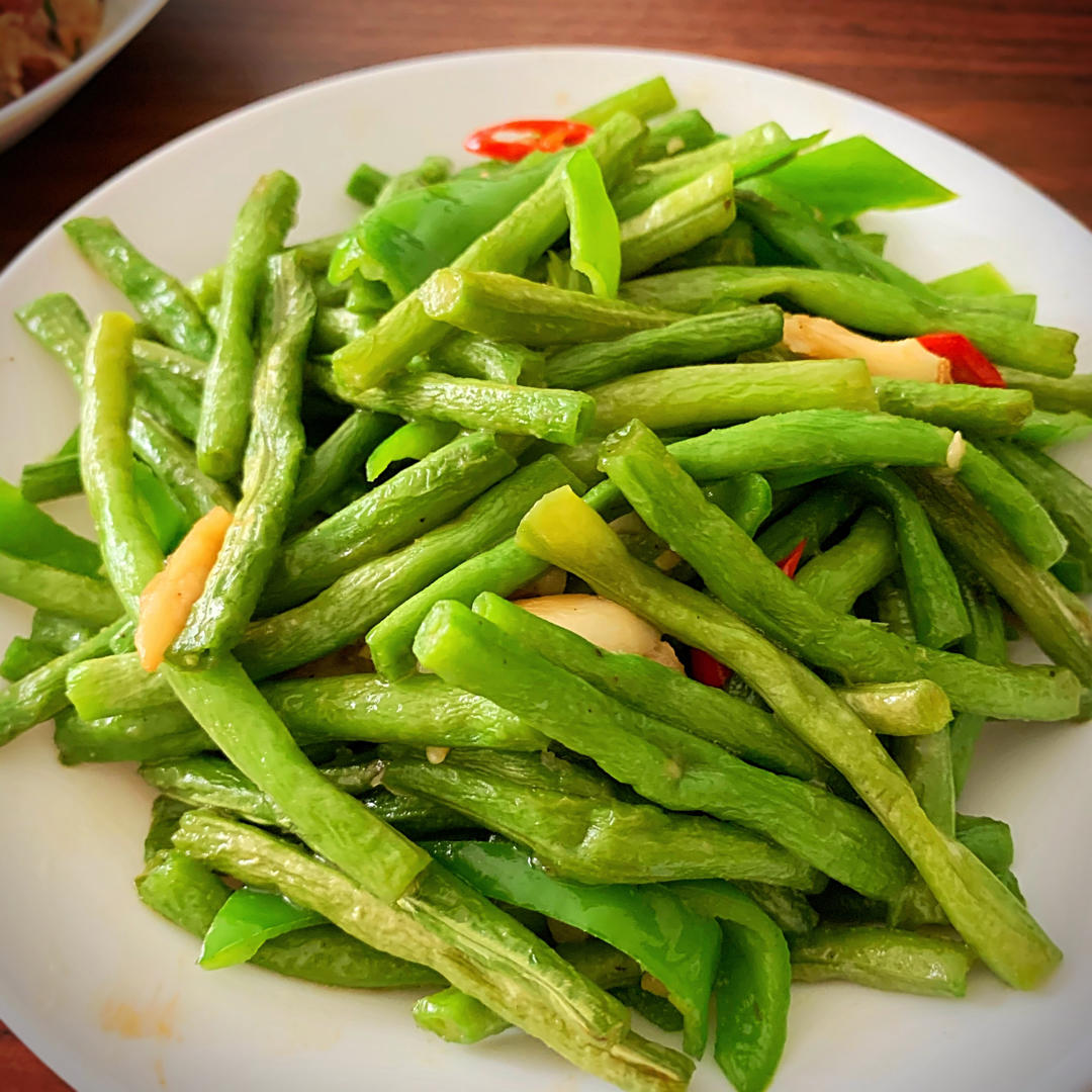蒜炒豇豆（长豆角）