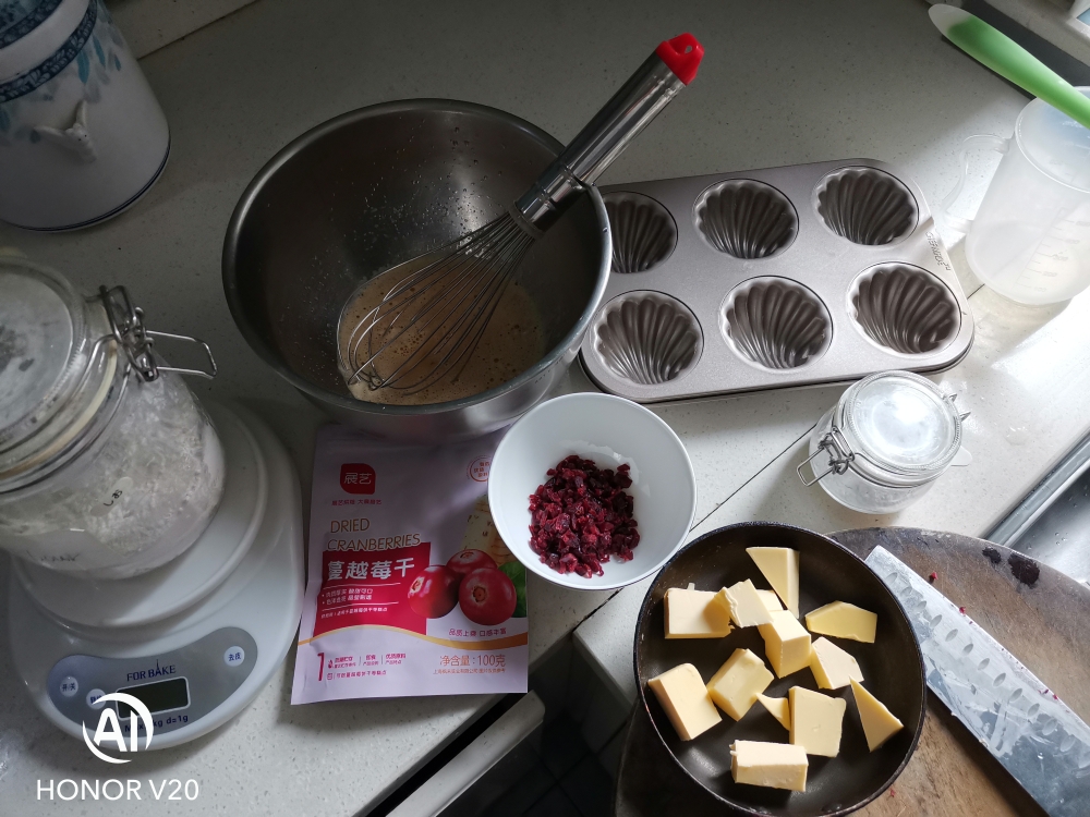 适合烘焙新手的蔓越莓玛德琳蛋糕的做法 步骤1