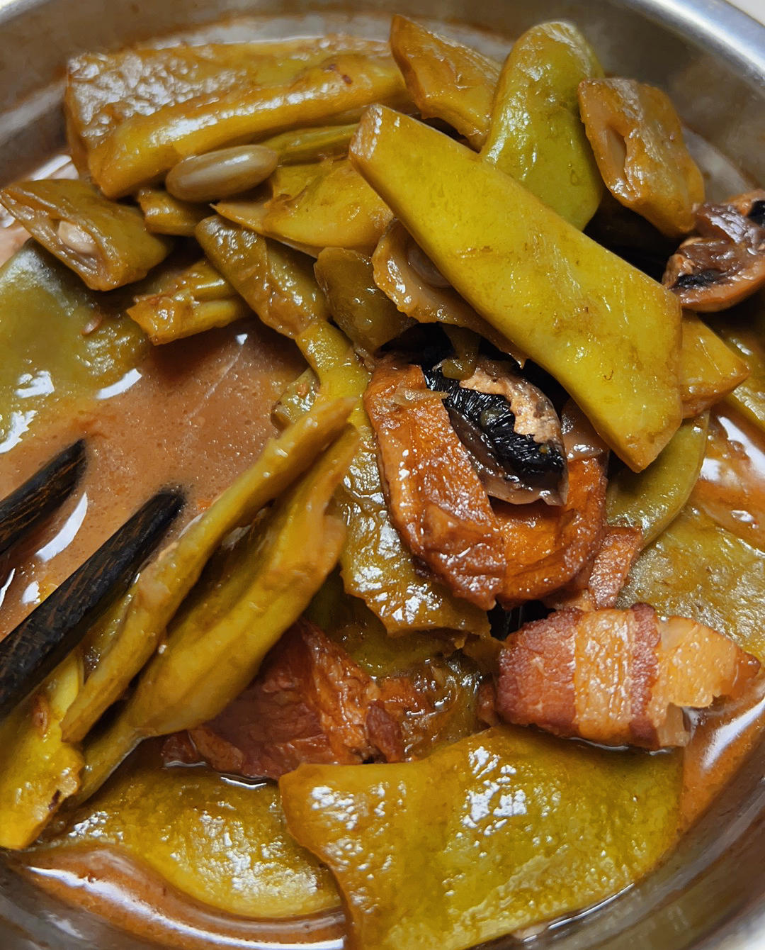 油豆角炖肉，东北炖油豆角——简单详细容易，新手小白易成功
ღ Candice ʚ🧸ྀིɞ