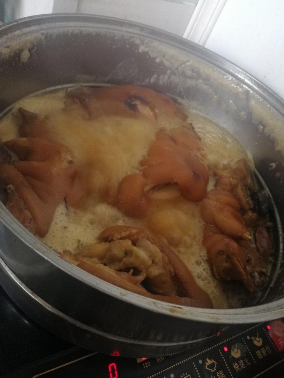 炖猪蹄