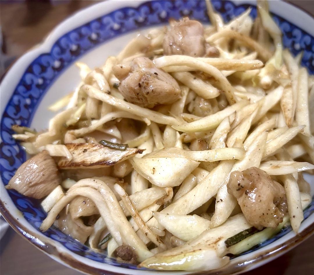 嫩炒茭白鸡丁